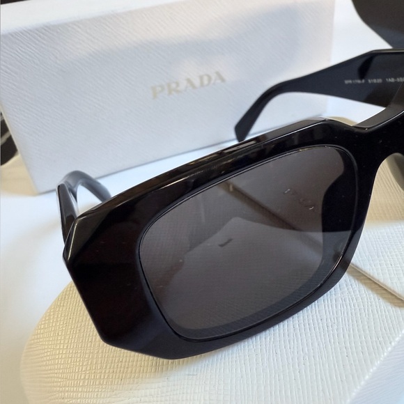 PRADA black frame Sunglasses Model: SPR17W-F 1AB-5S0 - Picture 5 of 11